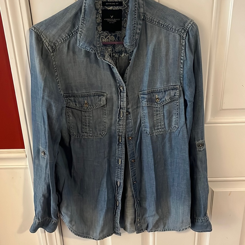 Women’s button down jean shirt by American eagle size small